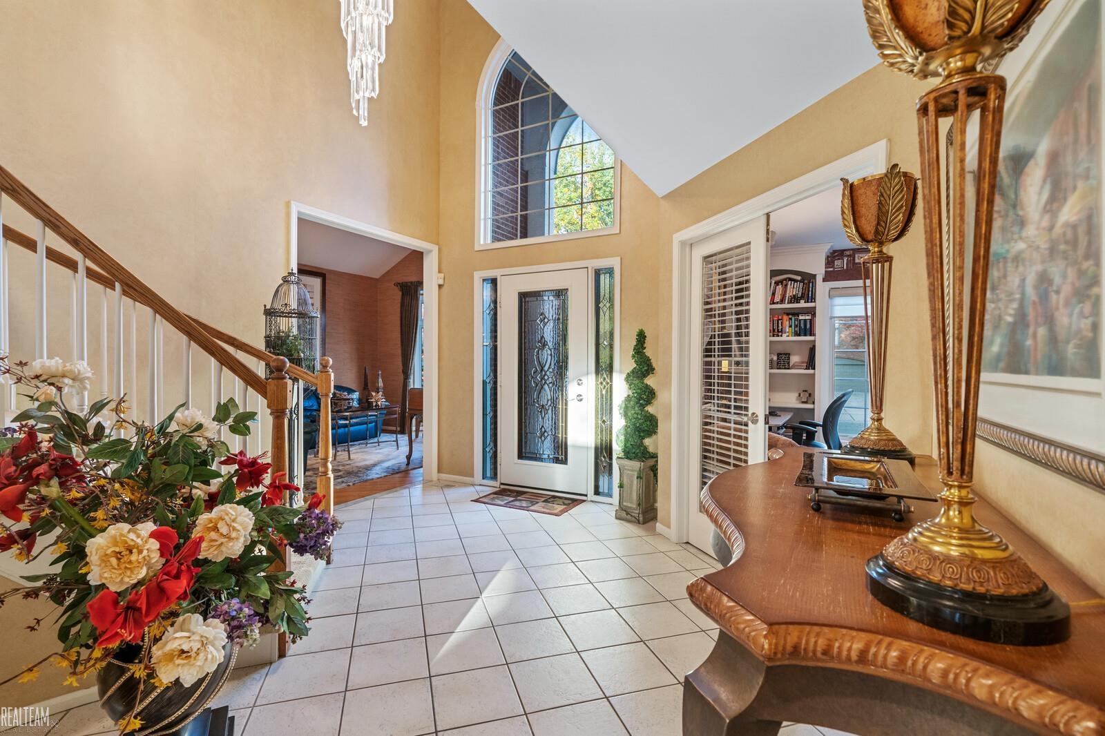 1028 Bloomview Circle Rochester, MI 48307 - Photo 3 of 44 50094250-2.JPG