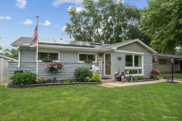 $359,900 | 15255 Millard Avenue, Midlothian, IL 60445