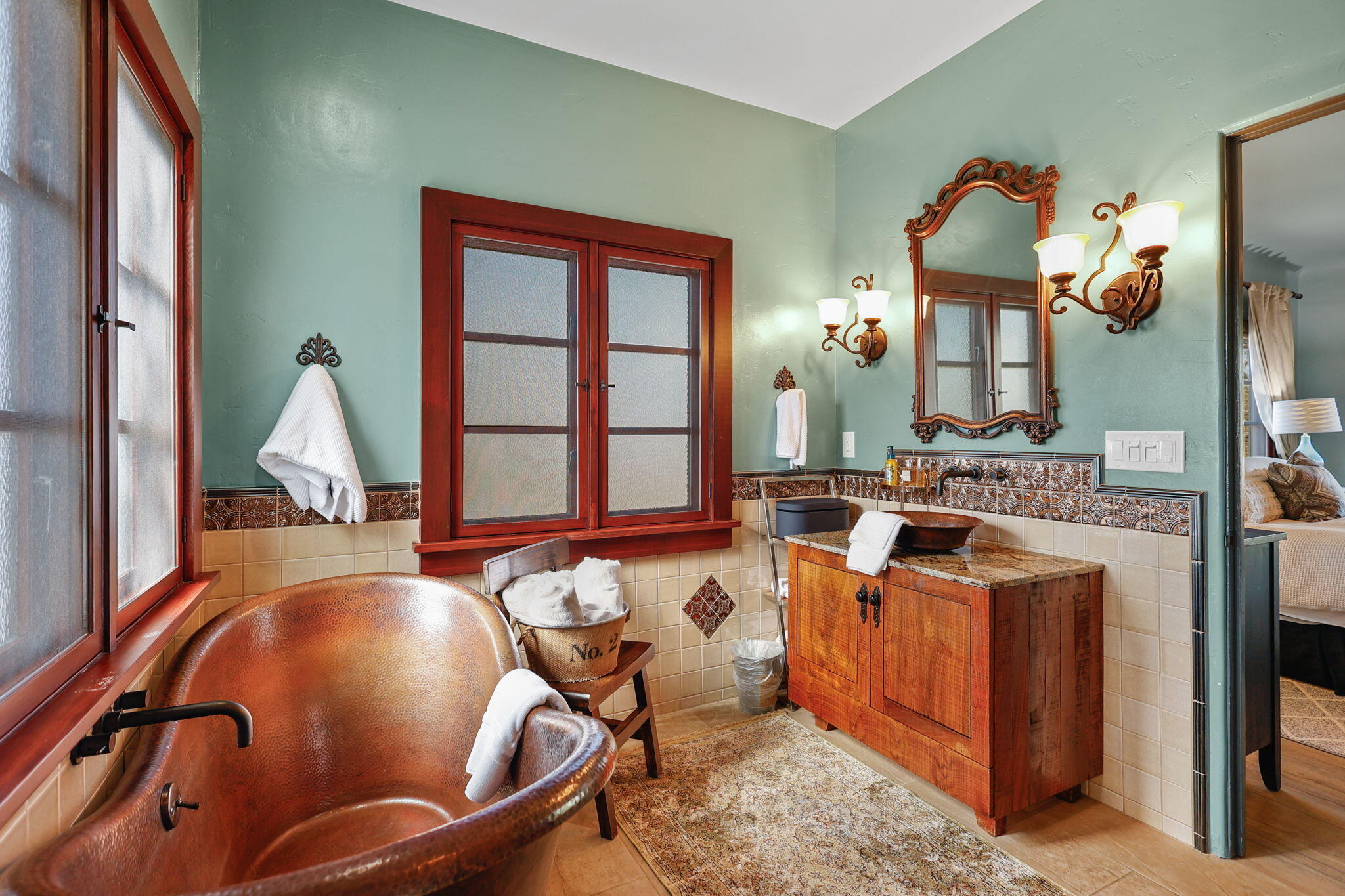 1465 Riverside Drive Redding, CA 96001 - Photo 103 of 163 California EnSuite - Luxury Soaking Tub