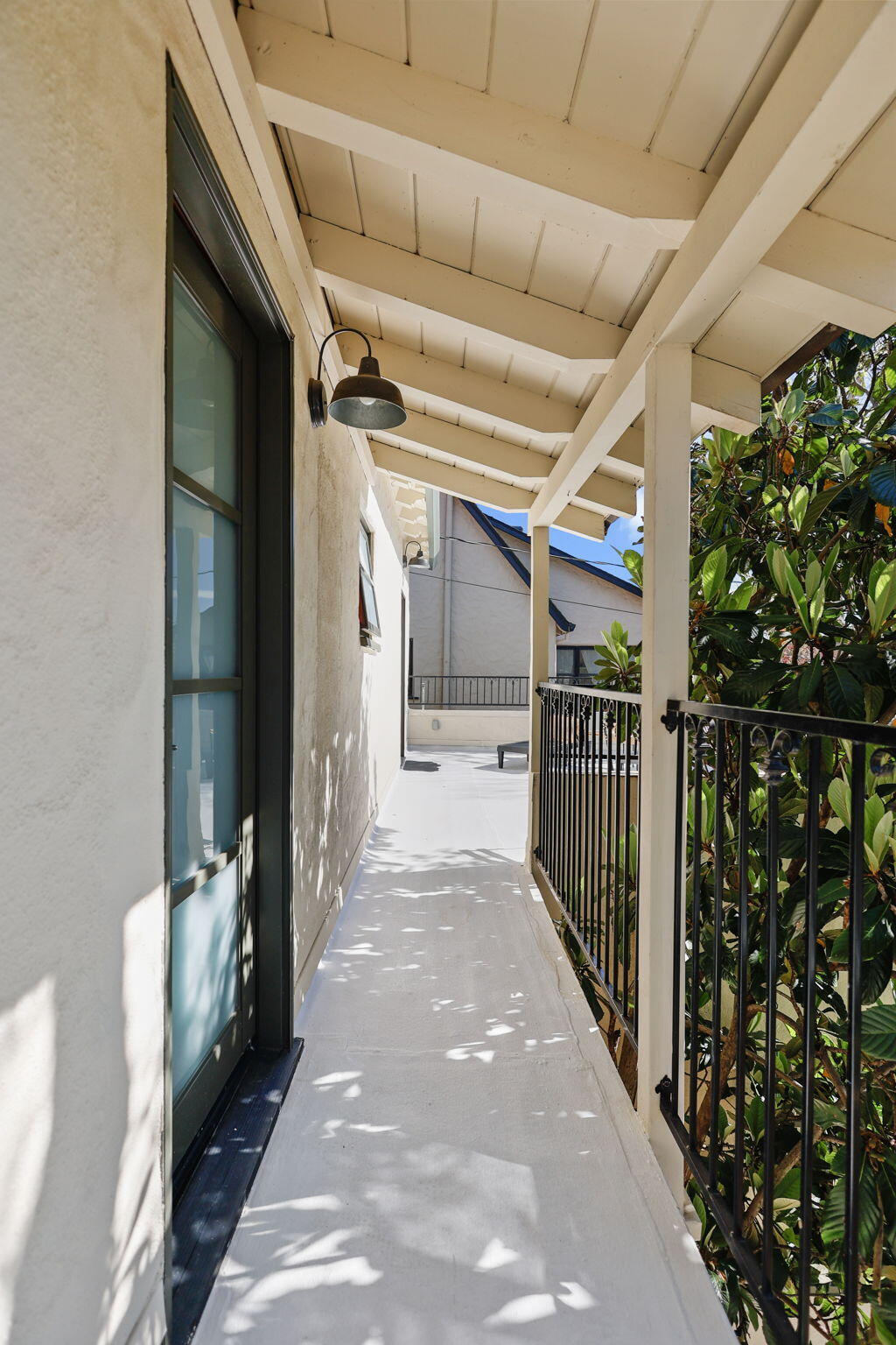 1465 Riverside Drive Redding, CA 96001 - Photo 111 of 163 California Access to Sun Deck