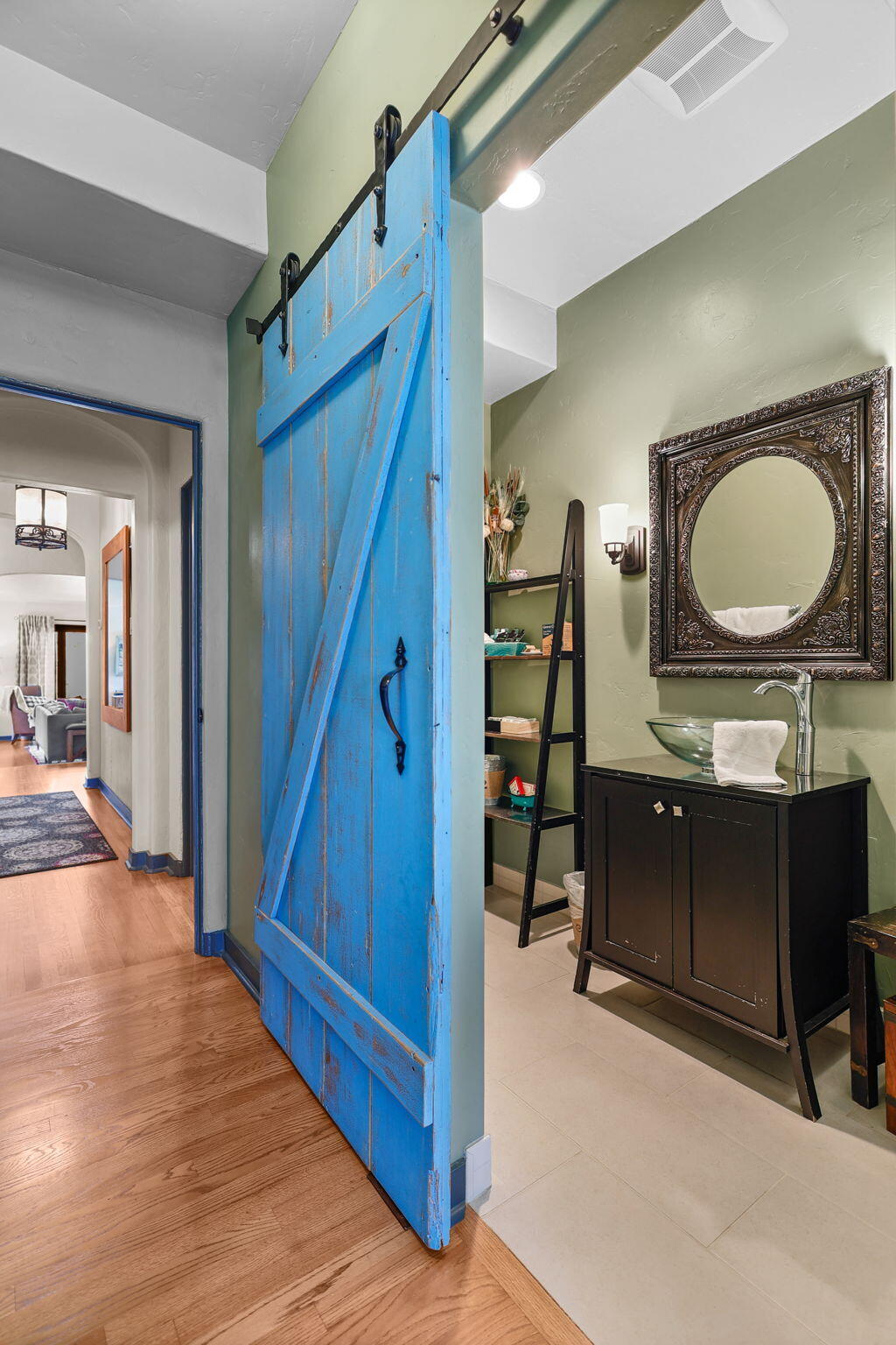 1465 Riverside Drive Redding, CA 96001 - Photo 115 of 163 Trinity Suite