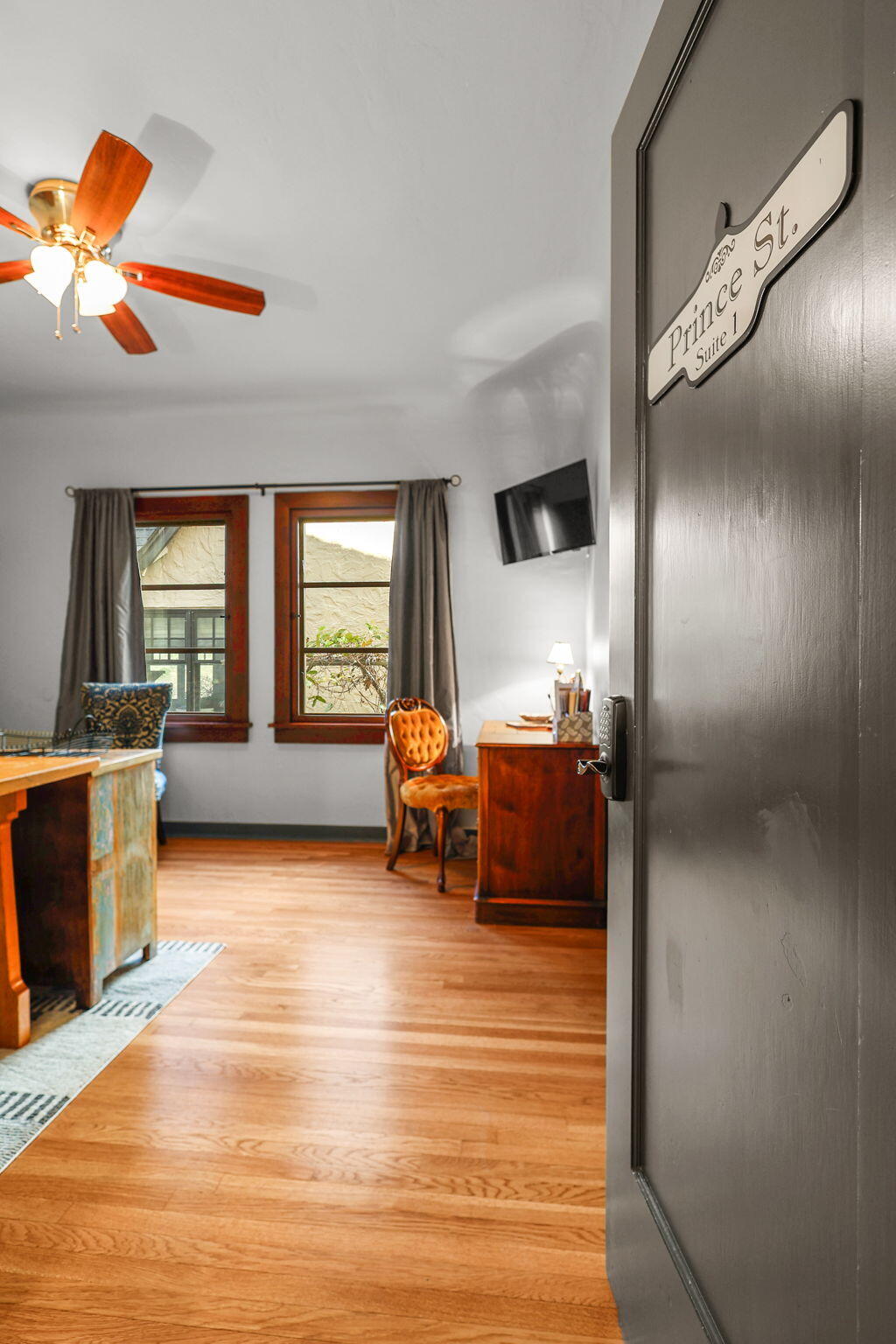 1465 Riverside Drive Redding, CA 96001 - Photo 116 of 163 Prince Suite
