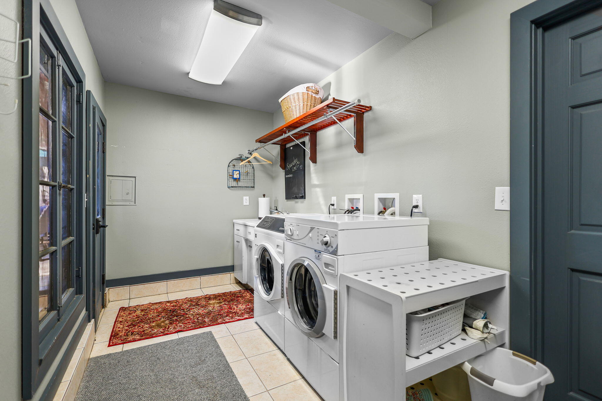 1465 Riverside Drive Redding, CA 96001 - Photo 129 of 163 Huge Laundry Room