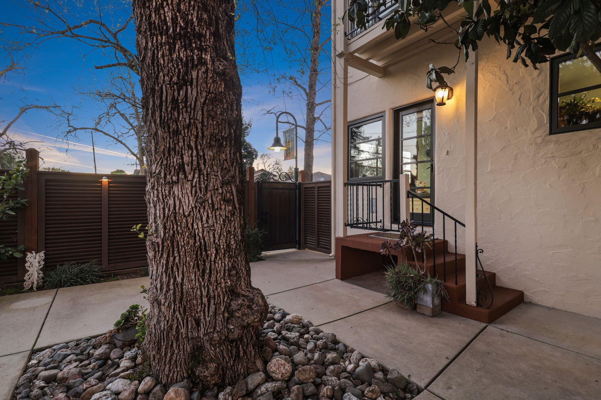 1465 Riverside Drive Redding, CA 96001 - Photo 133 of 163 Large Backyard Shade Tree