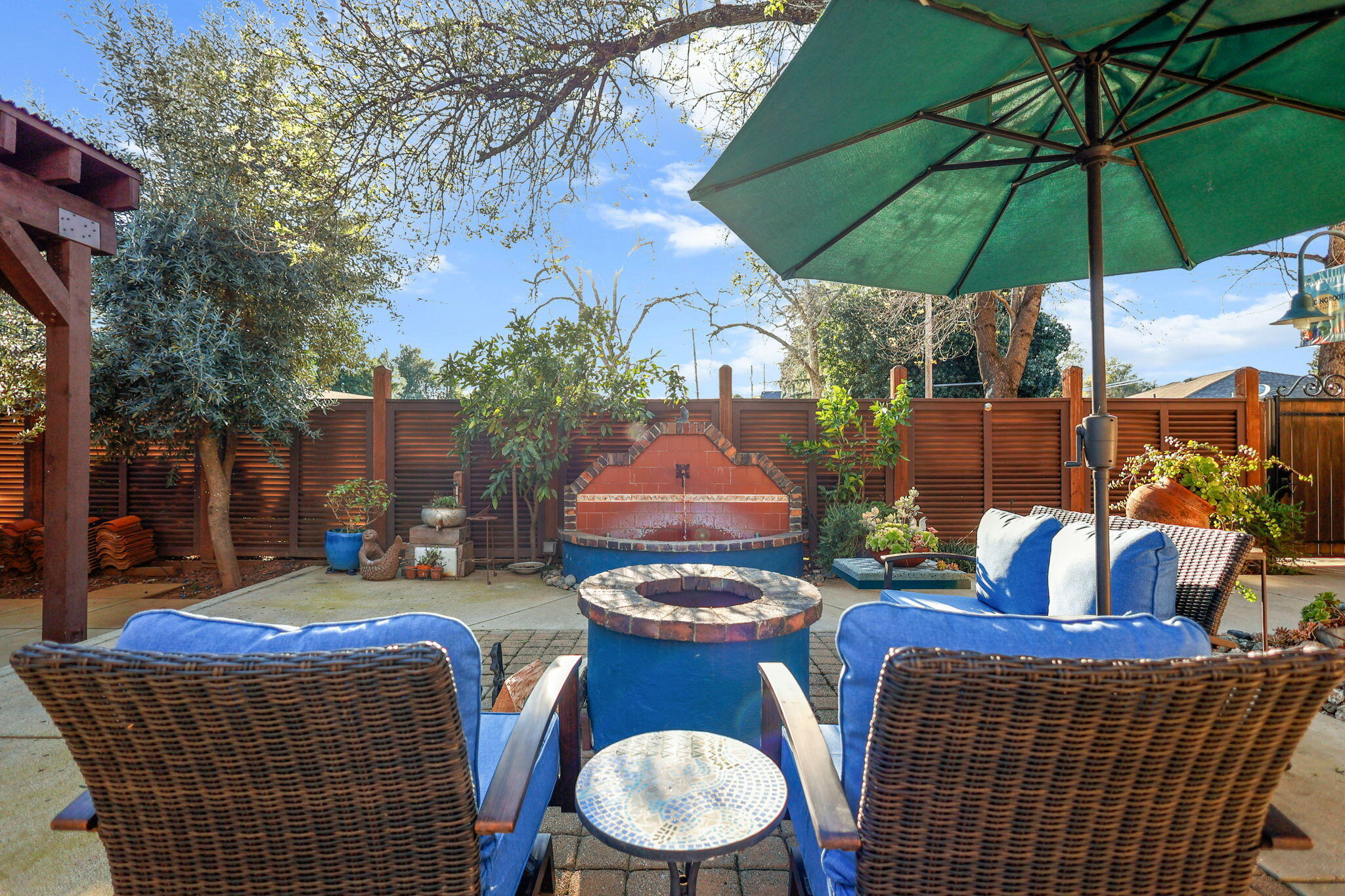 1465 Riverside Drive Redding, CA 96001 - Photo 138 of 163 Backyard Fire Pit