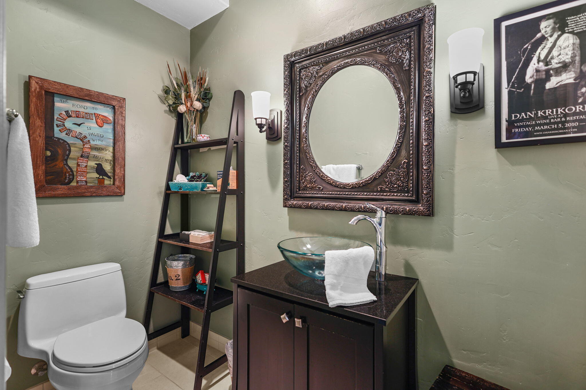 1465 Riverside Drive Redding, CA 96001 - Photo 26 of 163 Trinity EnSuite Bathroom - Stall Shower