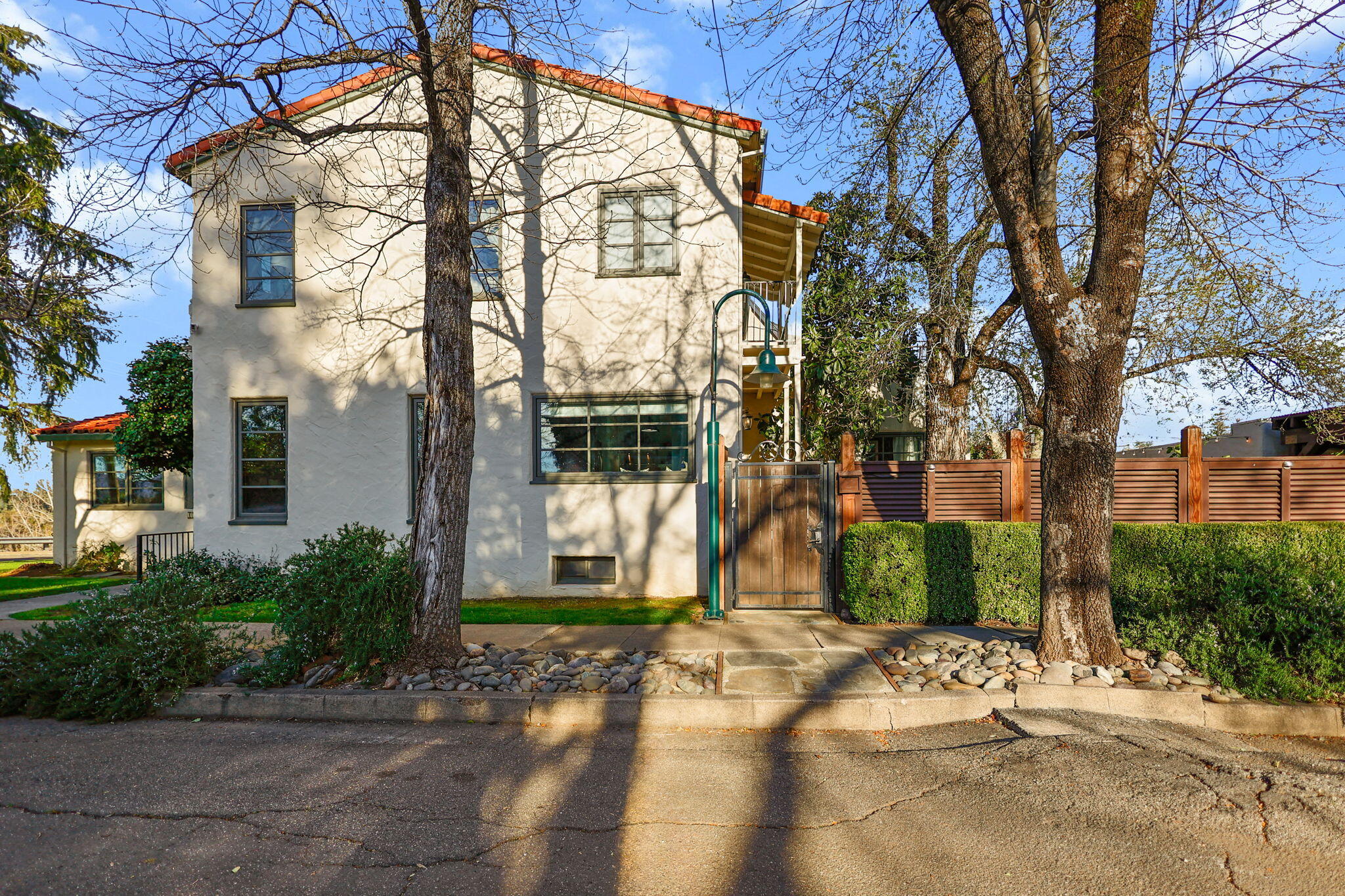 1465 Riverside Drive Redding, CA 96001 - Photo 49 of 163 Gorgeous Spanish Architecture