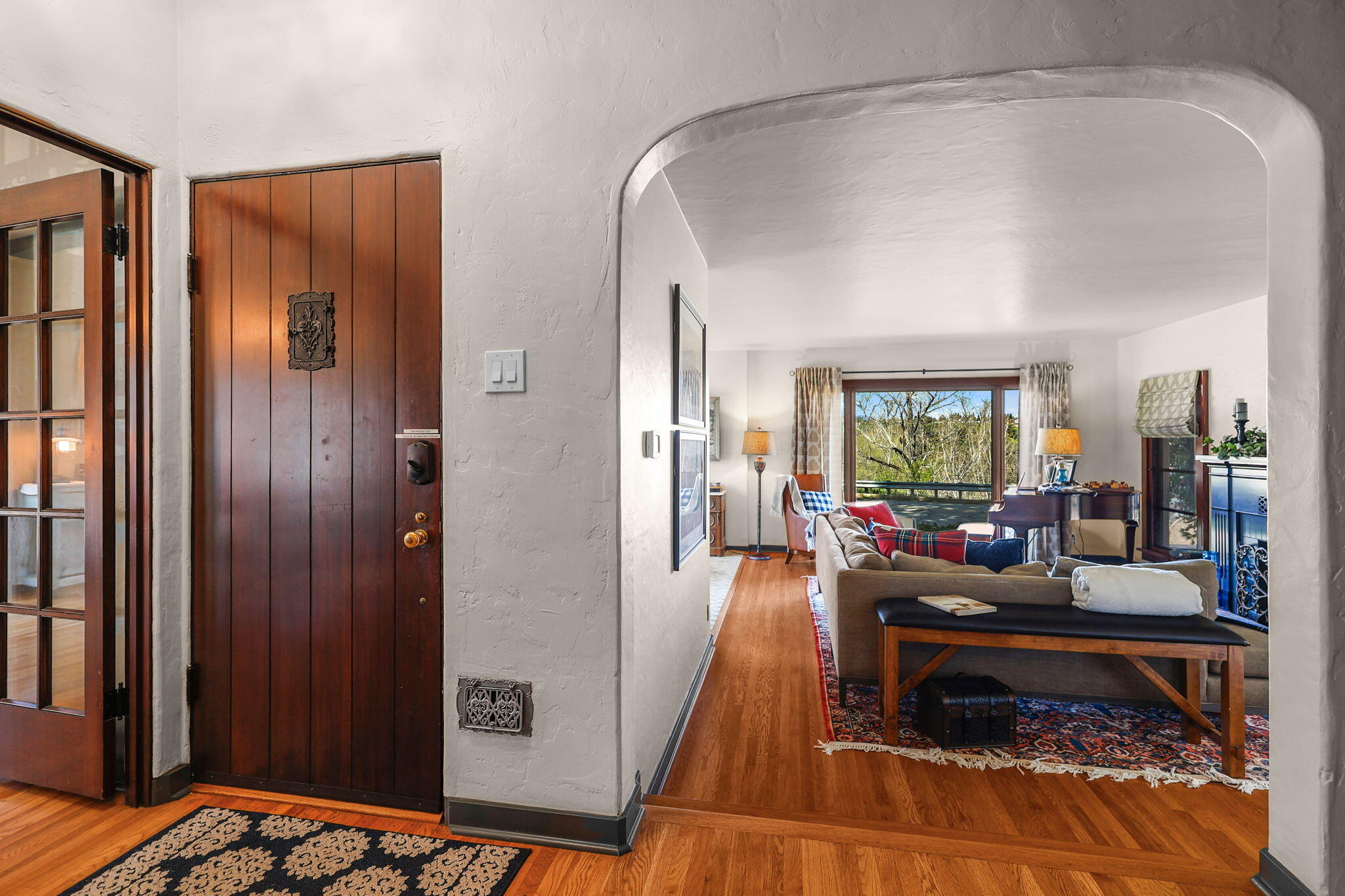 1465 Riverside Drive Redding, CA 96001 - Photo 58 of 163 Arched Doorways & Wood Work