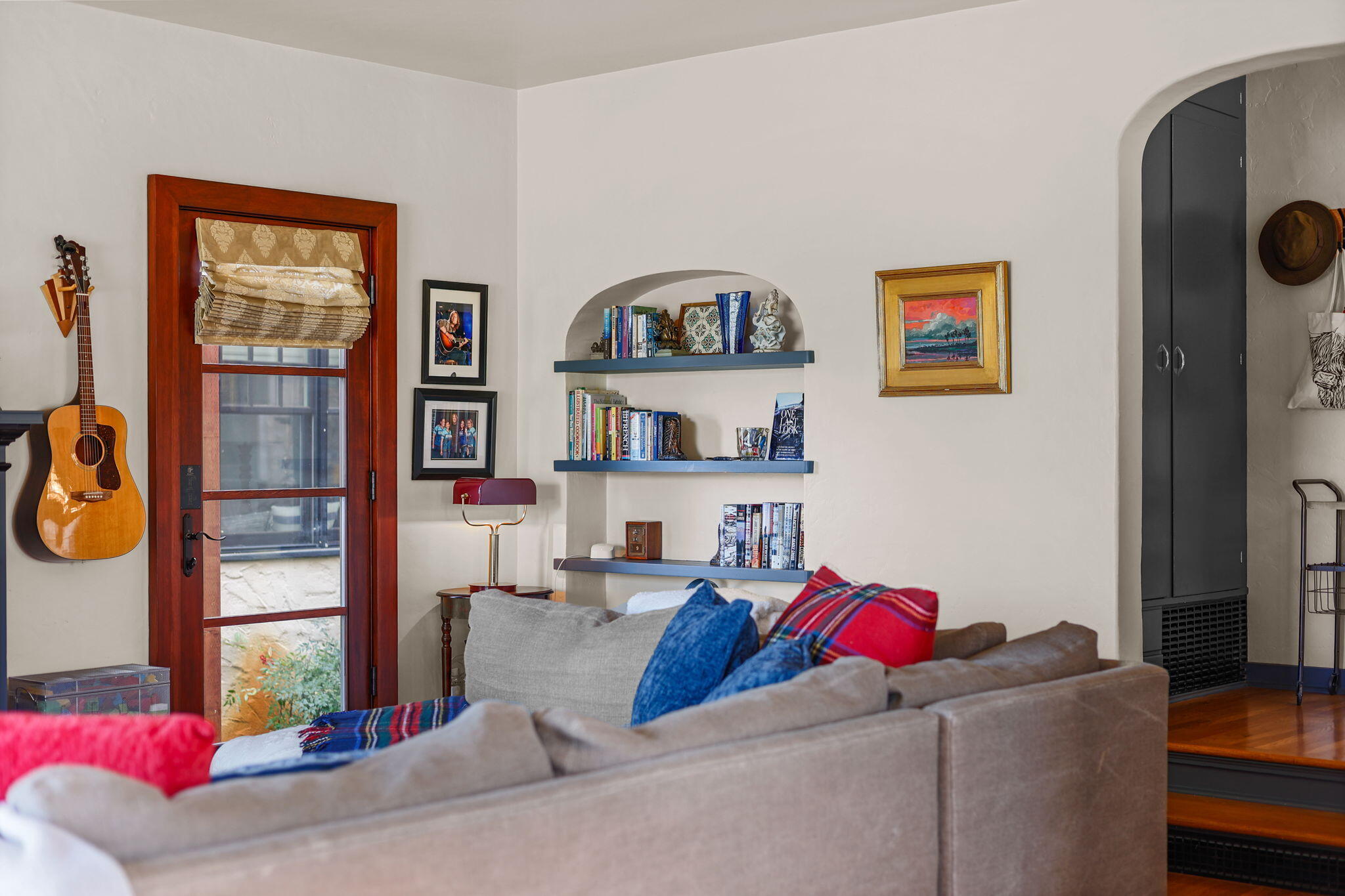 1465 Riverside Drive Redding, CA 96001 - Photo 78 of 163 Arches in Living Room