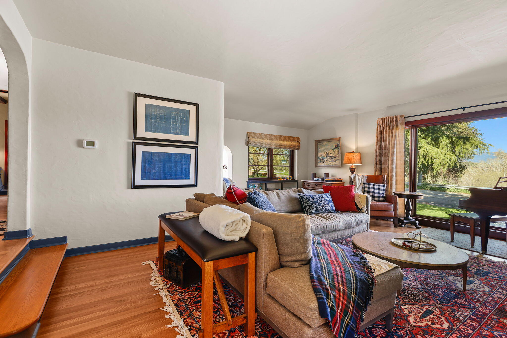 1465 Riverside Drive Redding, CA 96001 - Photo 80 of 163 Living Room with River Views