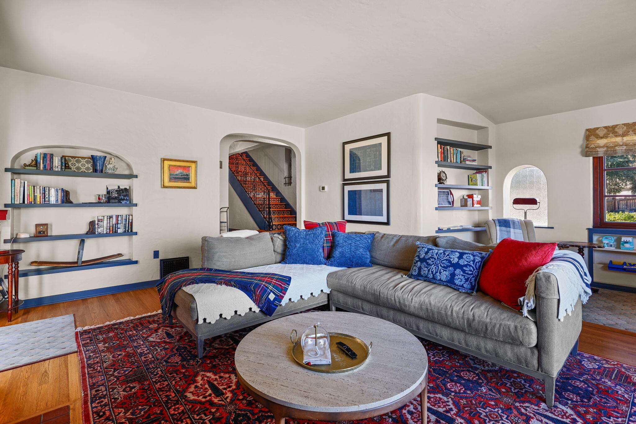 1465 Riverside Drive Redding, CA 96001 - Photo 82 of 163 Living Room with Built-Ins