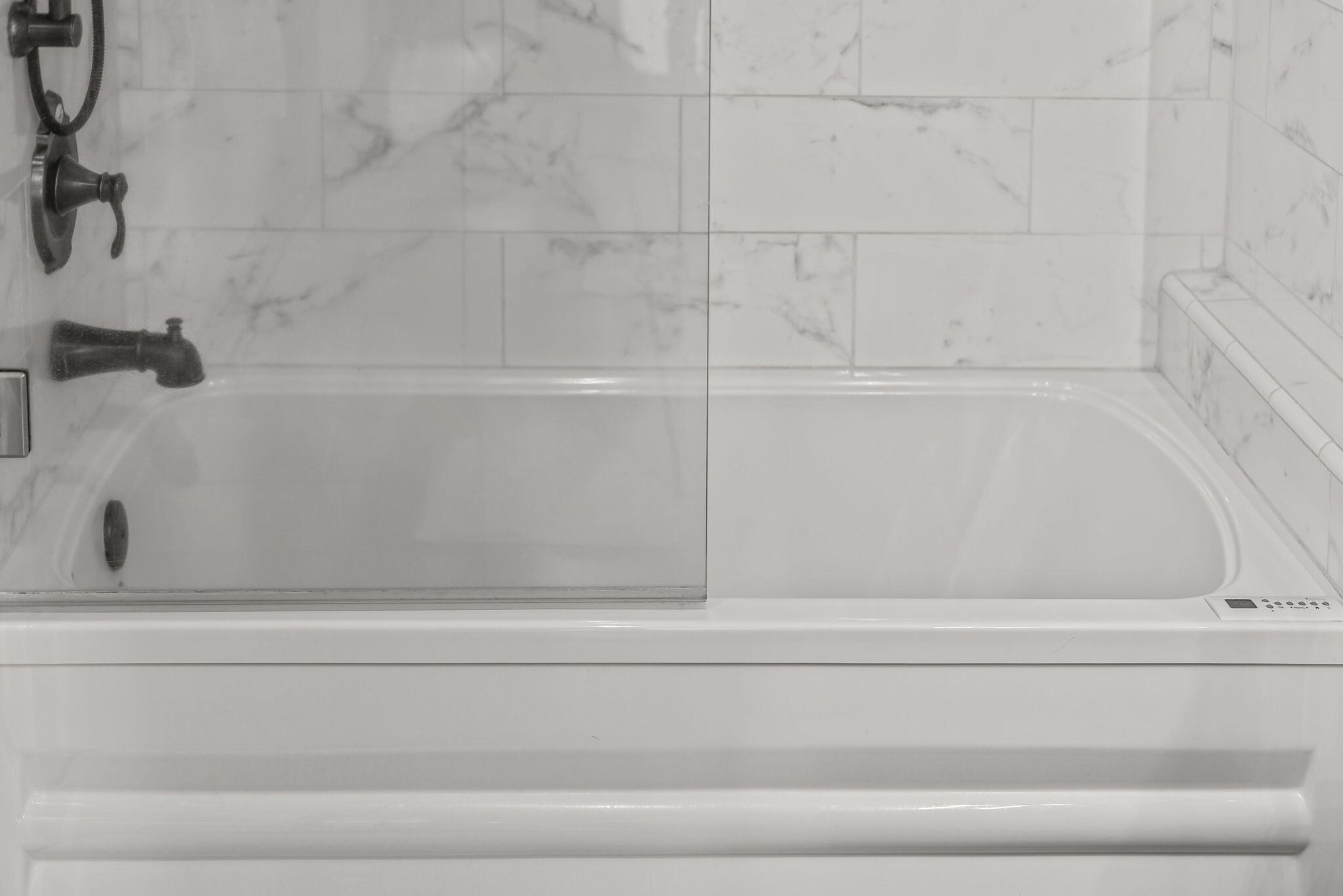 1465 Riverside Drive Redding, CA 96001 - Photo 97 of 163 Air Jet Tub in Riverside