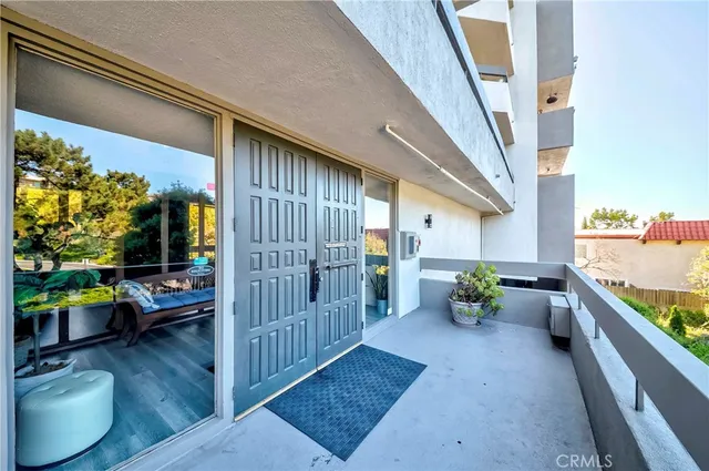 a view of living room kitchen and furniture