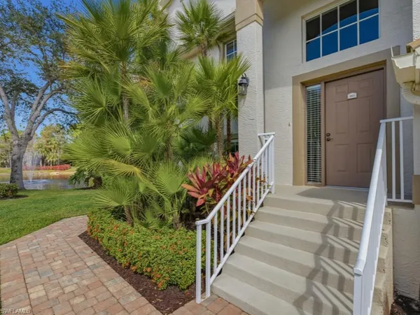 $620,000 | 5640 Sandlewood Court, Unit 1803, Naples, FL 34110