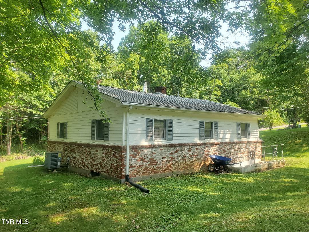 339 Spice Hollow Road Johnson City, TN 37604 - Photo 4 of 25 BACK VIEW