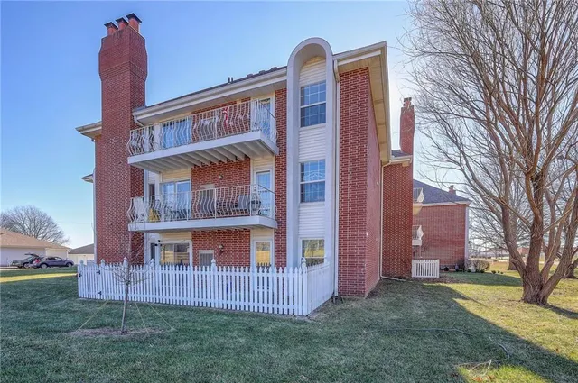 $139,950 | 8001 Westridge Road, Unit 306, Raytown, MO 64138