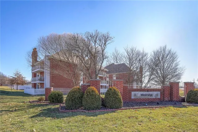 $139,950 | 8001 Westridge Road, Unit 306, Raytown, MO 64138