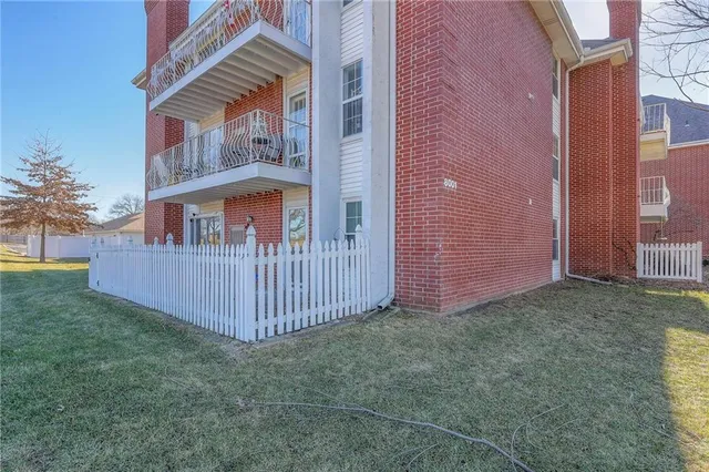 $139,950 | 8001 Westridge Road, Unit 306, Raytown, MO 64138