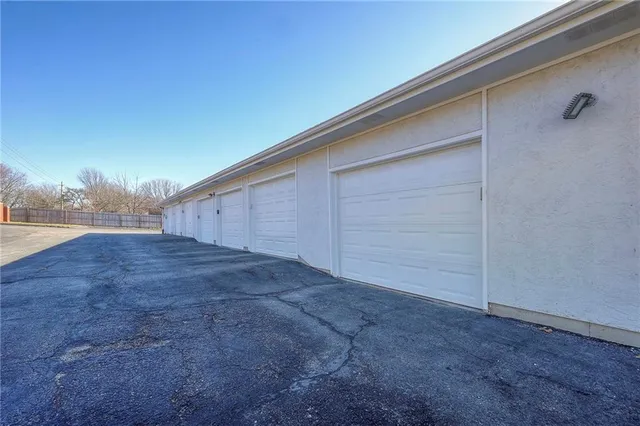 $139,950 | 8001 Westridge Road, Unit 306, Raytown, MO 64138