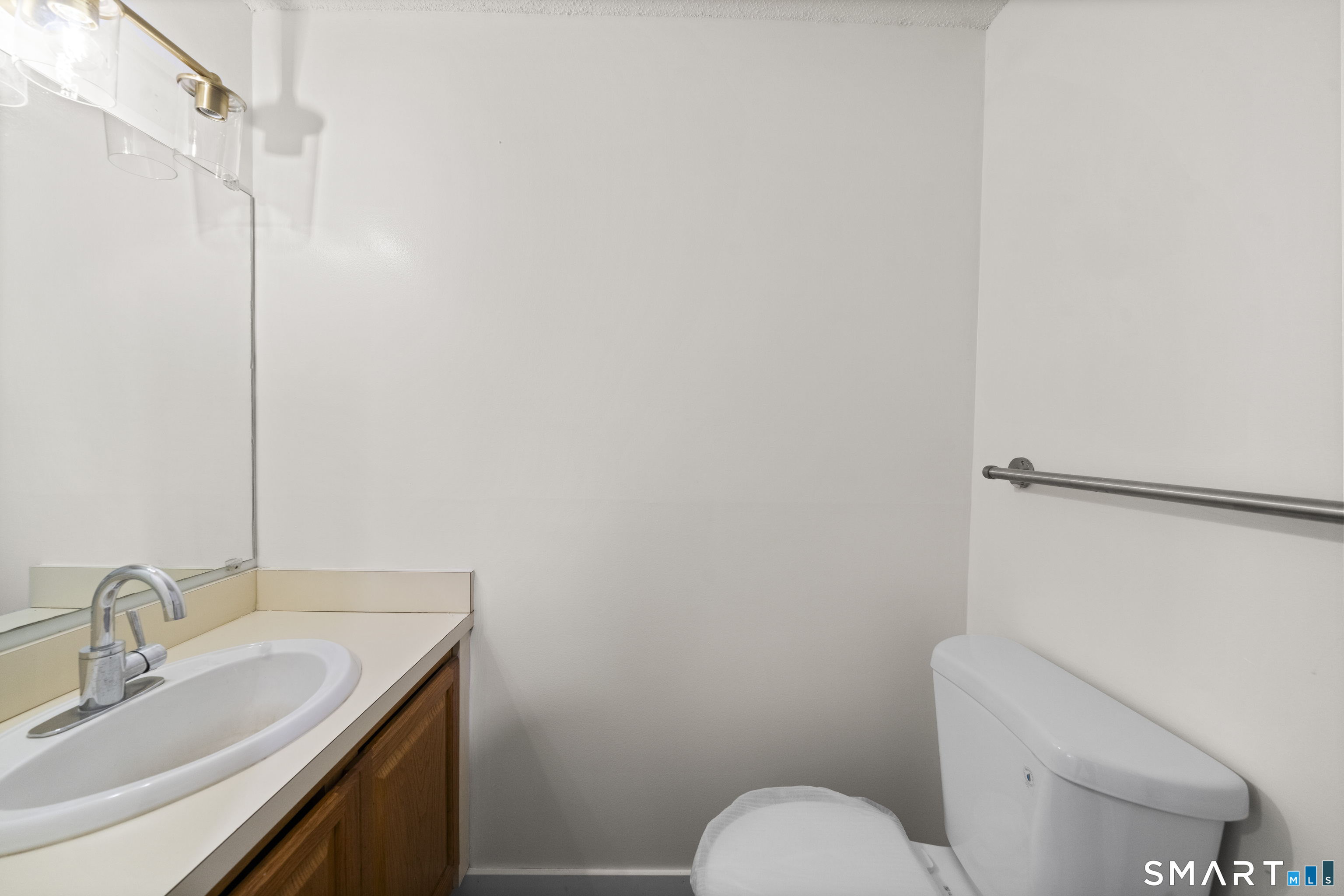 136 Maple Avenue, Unit B Hartford, CT 06114 - Photo 8 of 22