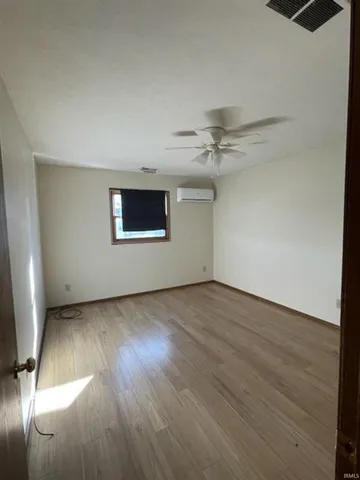 $1,700 | 400 South Village Court, Bloomington, IN 47403