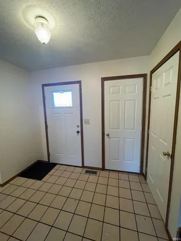 $1,700 | 400 South Village Court, Bloomington, IN 47403