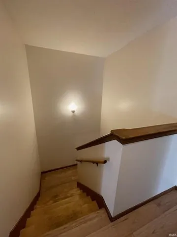 $1,700 | 400 South Village Court, Bloomington, IN 47403