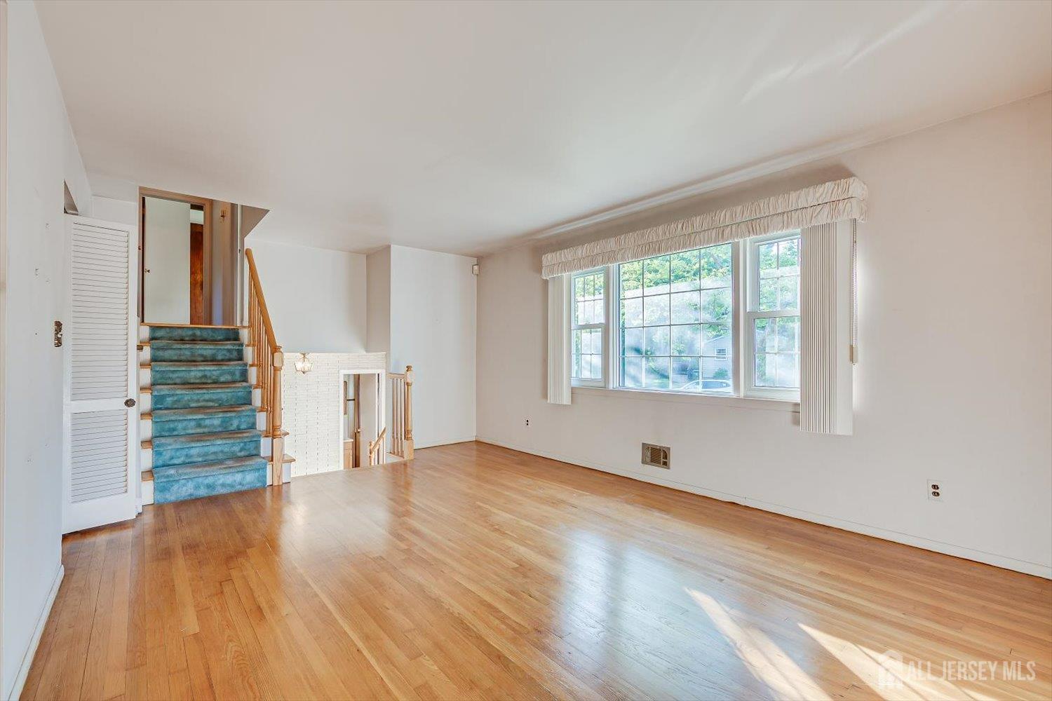 31 Rieder Road Edison, NJ 08817 - Photo 11 of 38