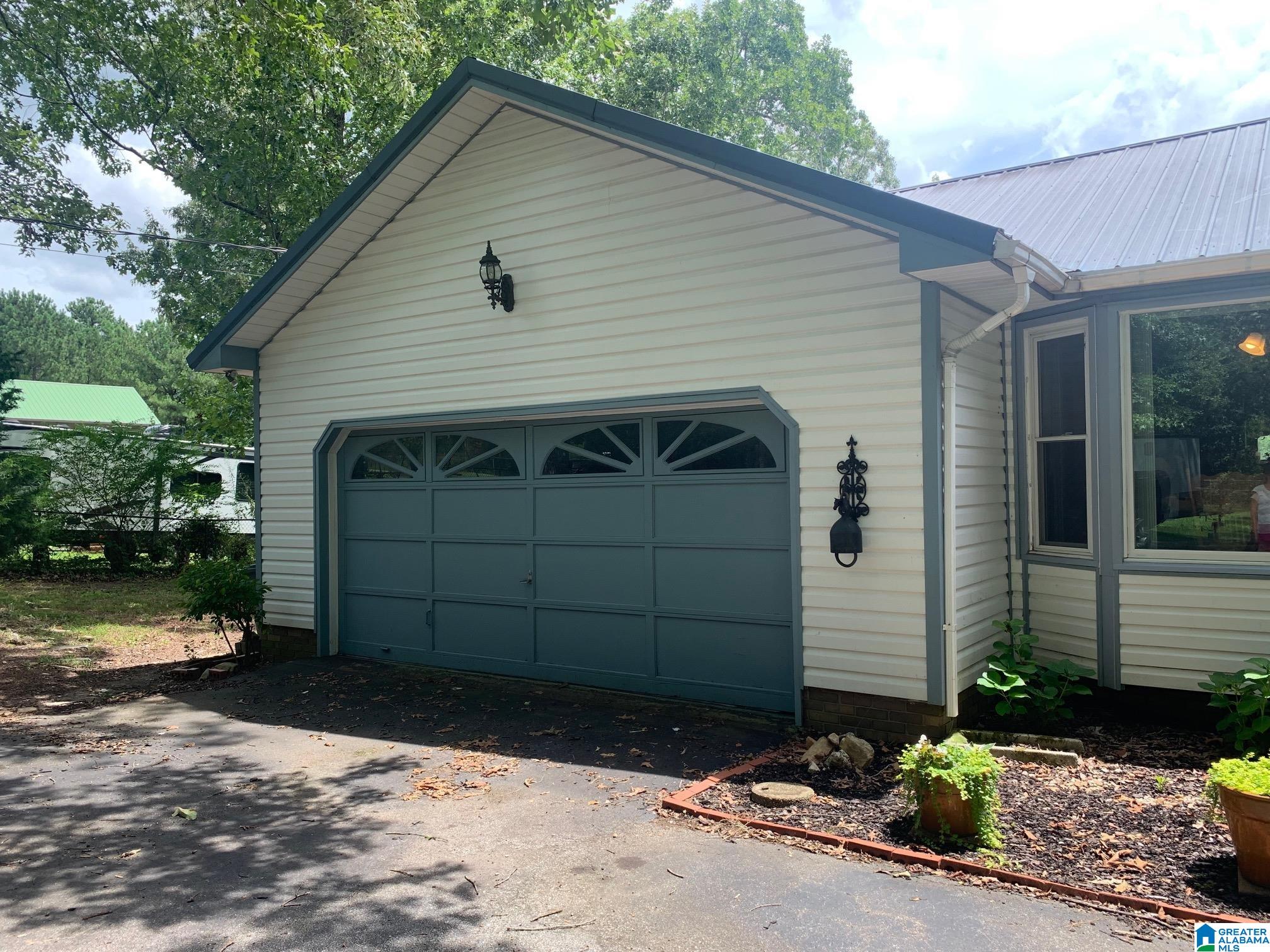 346 Maple Lane Jacksonville, AL 36265 - Photo 6 of 35