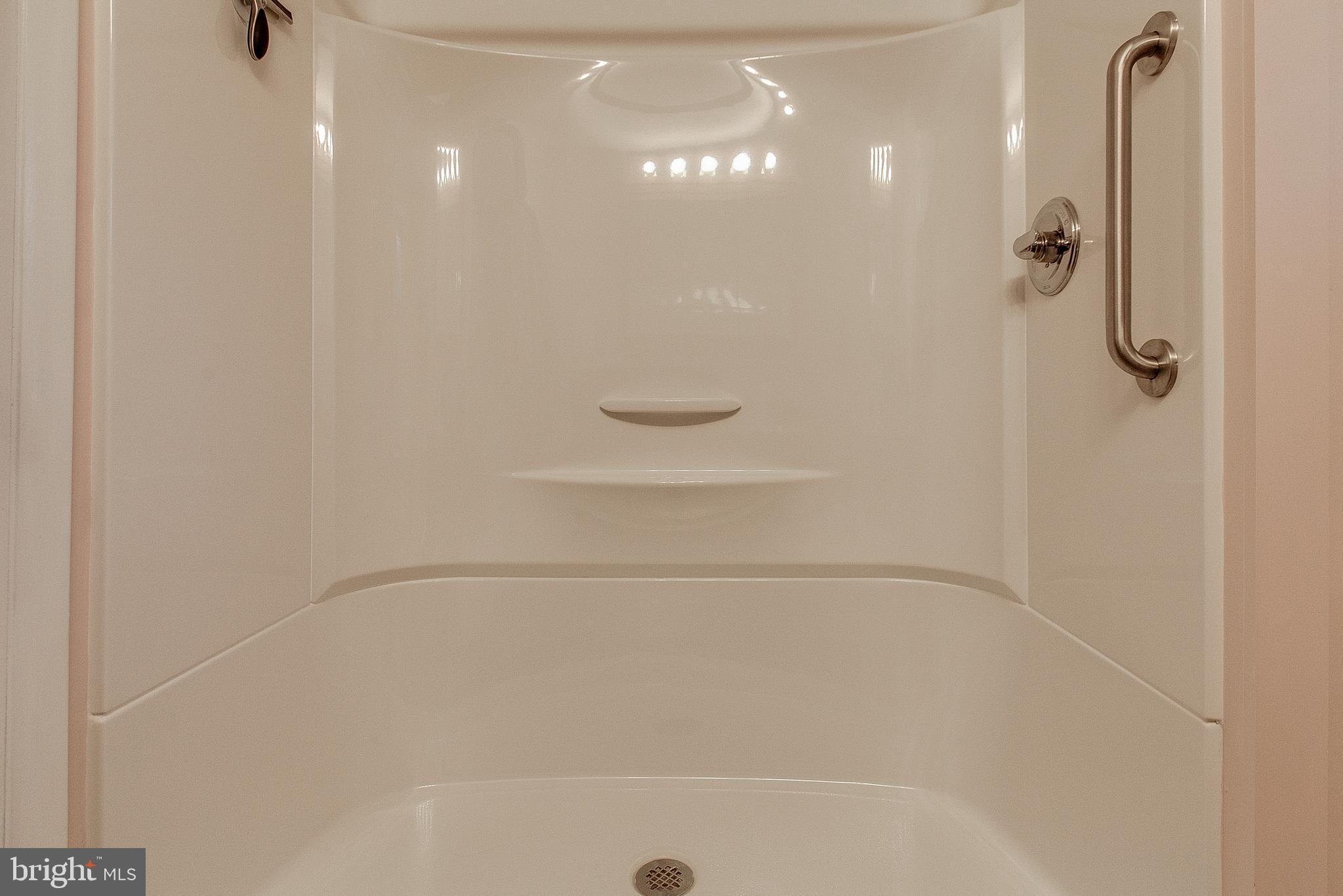 20735 El Rancho Road Boonsboro, MD 21713 - Photo 16 of 37 Bathroom