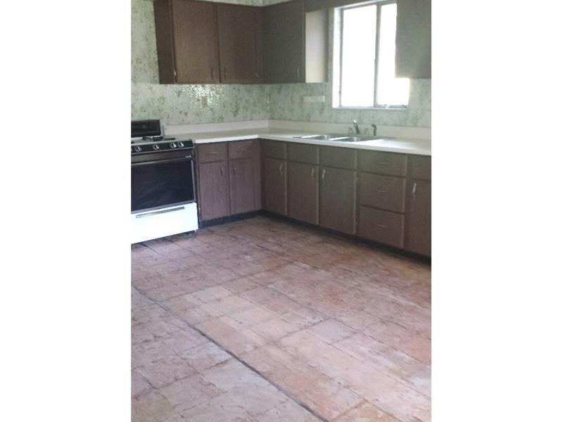 468 Irwin Run Road West Mifflin, PA 15122 - Photo 4 of 8 Kitchen.