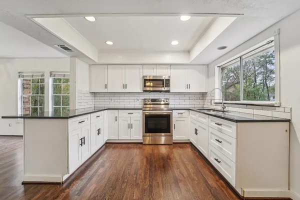 $2,100 | 3103 Glade Springs Drive, Houston, TX 77339