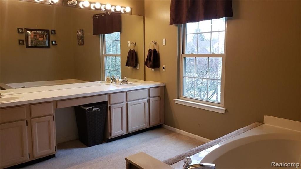 217 Saxon Court Rochester Hills, MI 48307 - Photo 22 of 25