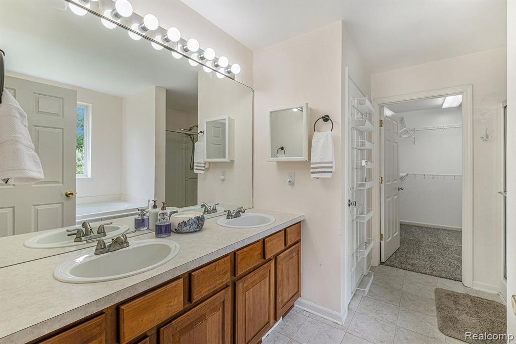 902 Deer Valley Road Holly, MI 48442 - Photo 16 of 30