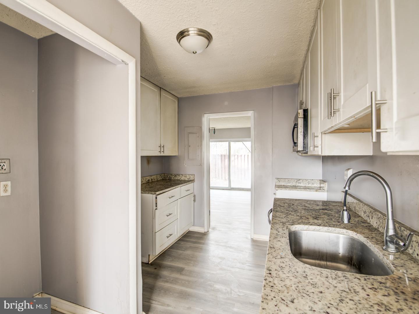 2238 Southgate Square Reston, VA 20191 - Photo 16 of 47