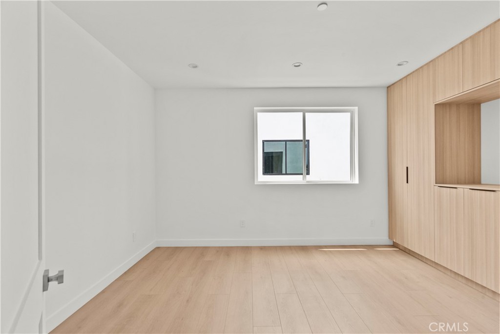 13942 Vanowen Street Van Nuys, CA 91405 - Photo 15 of 21 a view of an empty room with a window