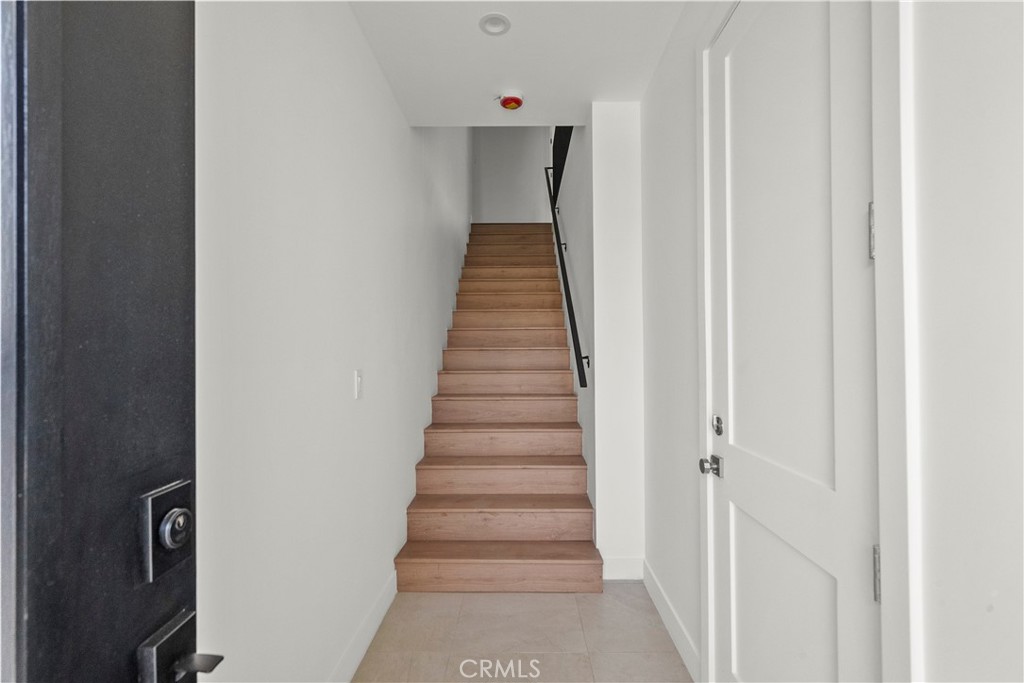 13942 Vanowen Street Van Nuys, CA 91405 - Photo 3 of 21 a view of entryway