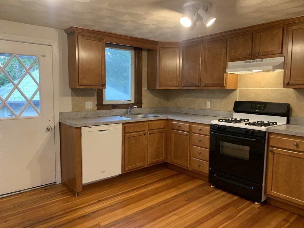 62 Cutter Street, Unit A Waltham, MA 02453 - Photo 3 of 16