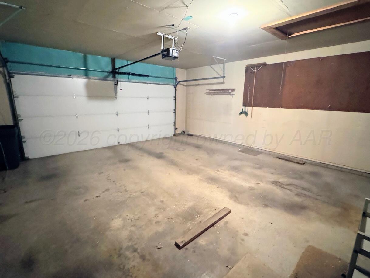 1709 South Eton Street Perryton, TX 79070 - Photo 17 of 22 a view of a garage