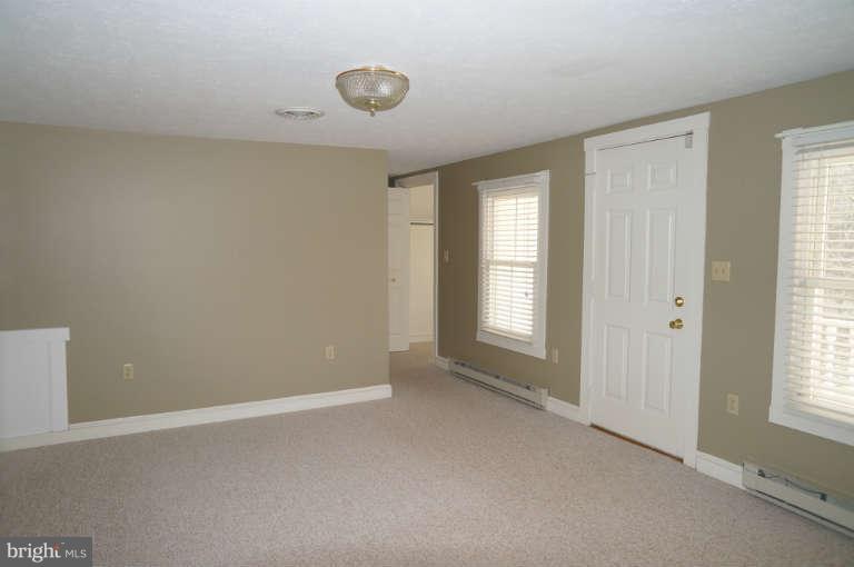 501 Gardners Road Cross Junction, VA 22625 - Photo 12 of 25 Interior (General)