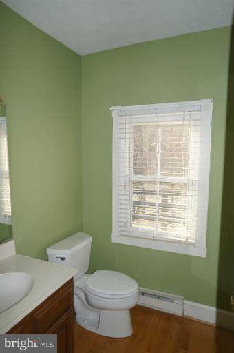 501 Gardners Road Cross Junction, VA 22625 - Photo 10 of 25 Bath