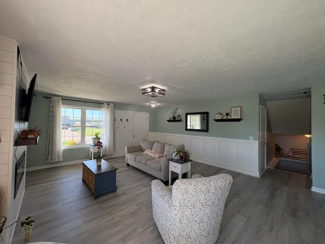 $399,900 | 3819 Hare Lane, Dorr, MI 49323