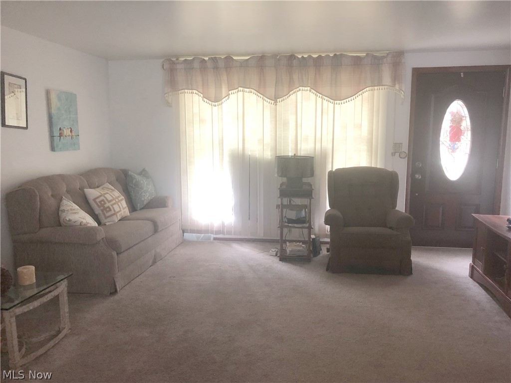 1081 Keefer Road Girard, OH 44420 - Photo 3 of 12 Entertainment Formal Living Room with Picture Window!