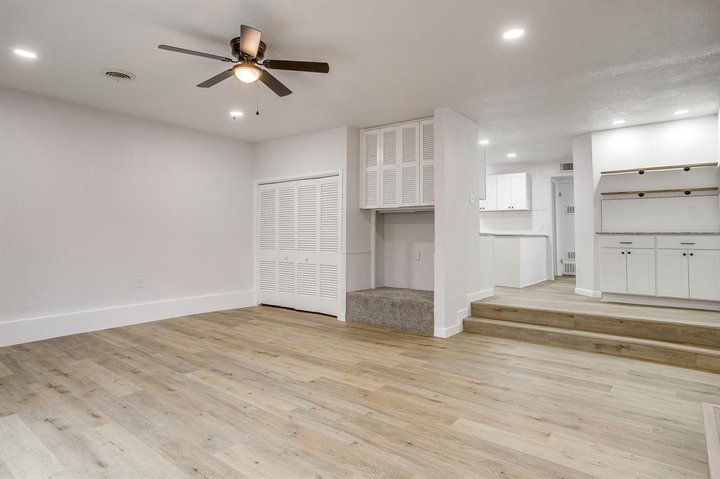 422 West Wilson Street Cleburne, TX 76033 - Photo 18 of 40