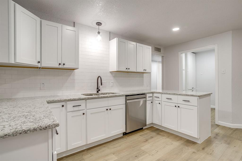 422 West Wilson Street Cleburne, TX 76033 - Photo 24 of 40