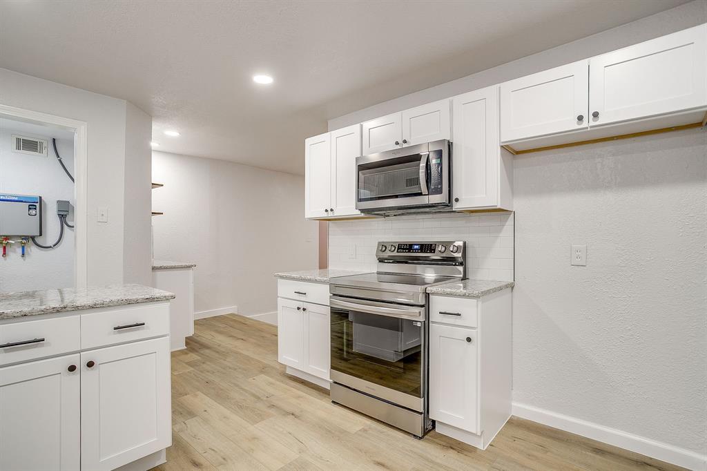 422 West Wilson Street Cleburne, TX 76033 - Photo 25 of 40