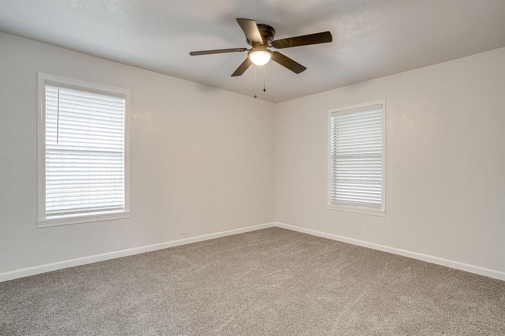 422 West Wilson Street Cleburne, TX 76033 - Photo 27 of 40