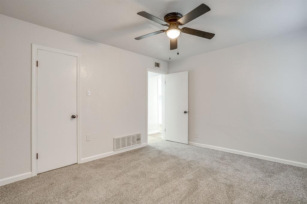 422 West Wilson Street Cleburne, TX 76033 - Photo 29 of 40