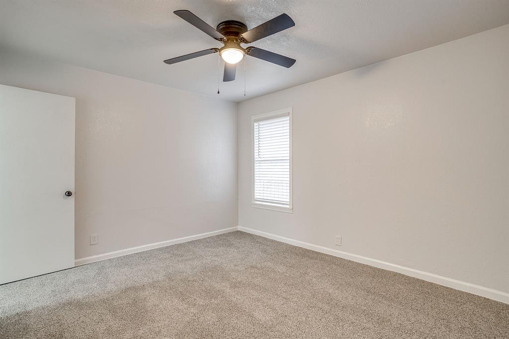 422 West Wilson Street Cleburne, TX 76033 - Photo 30 of 40