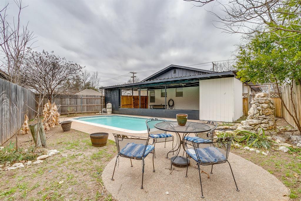 422 West Wilson Street Cleburne, TX 76033 - Photo 3 of 40